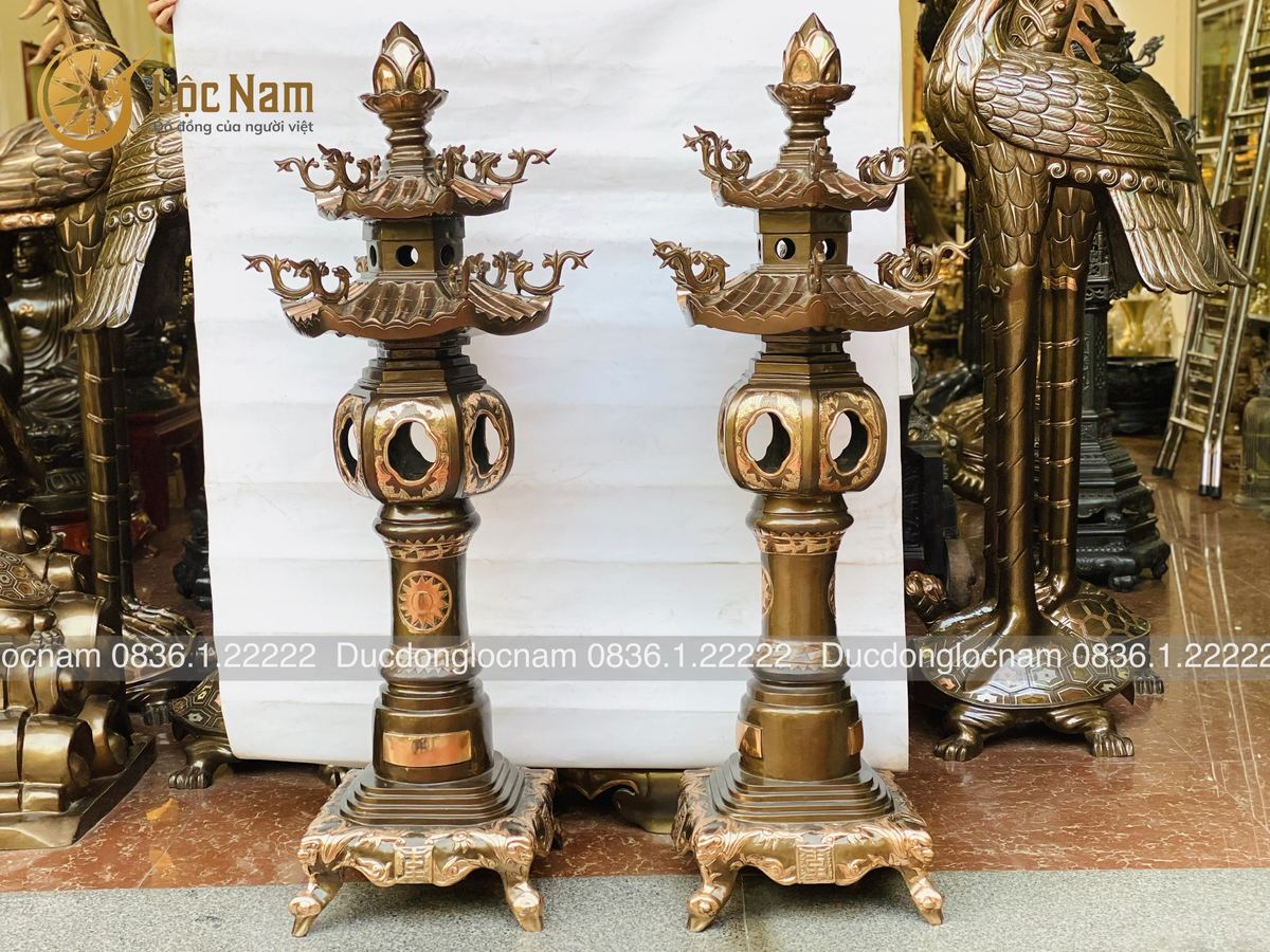 Đèn thờ bằng đồng đỏ cỡ to cao 1m3