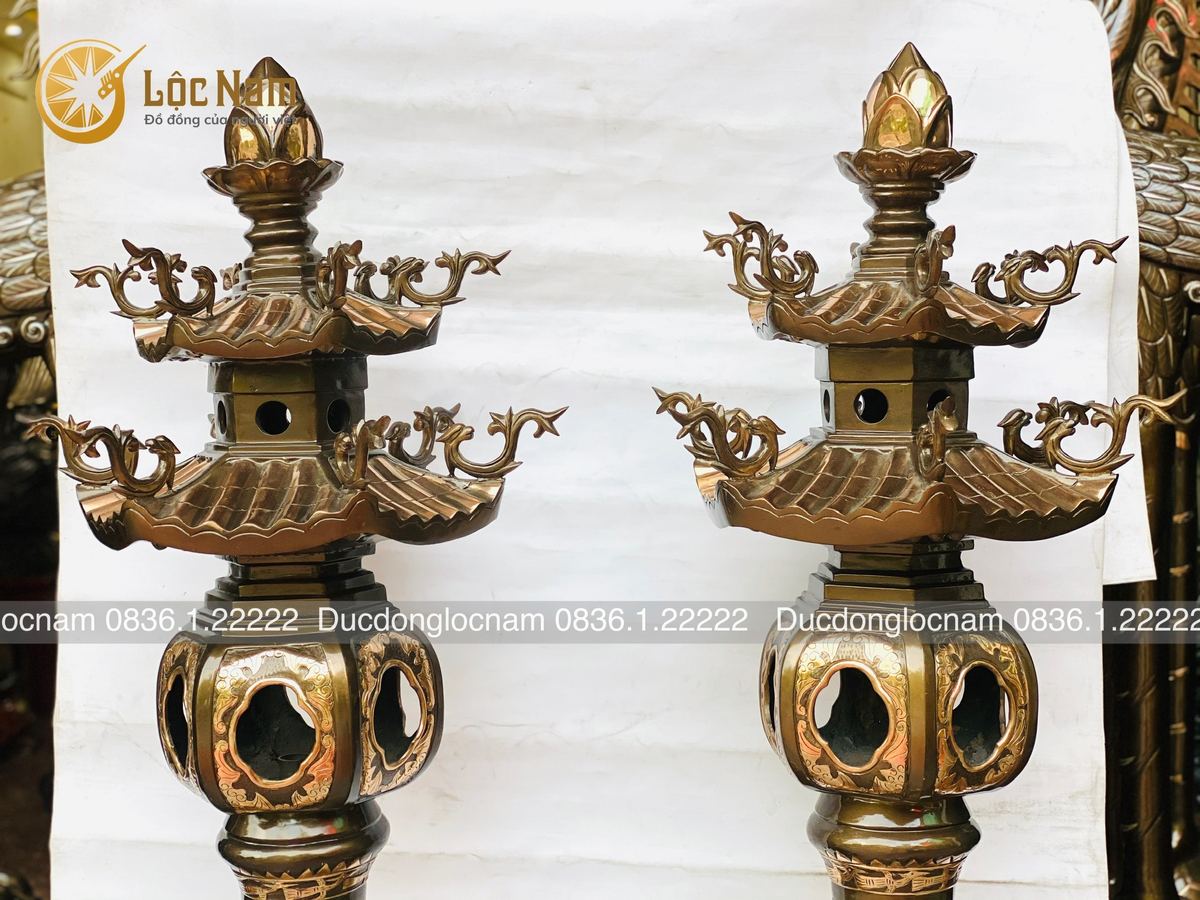 Đèn thờ bằng đồng đỏ cỡ to cao 1m3 góc chụp 2