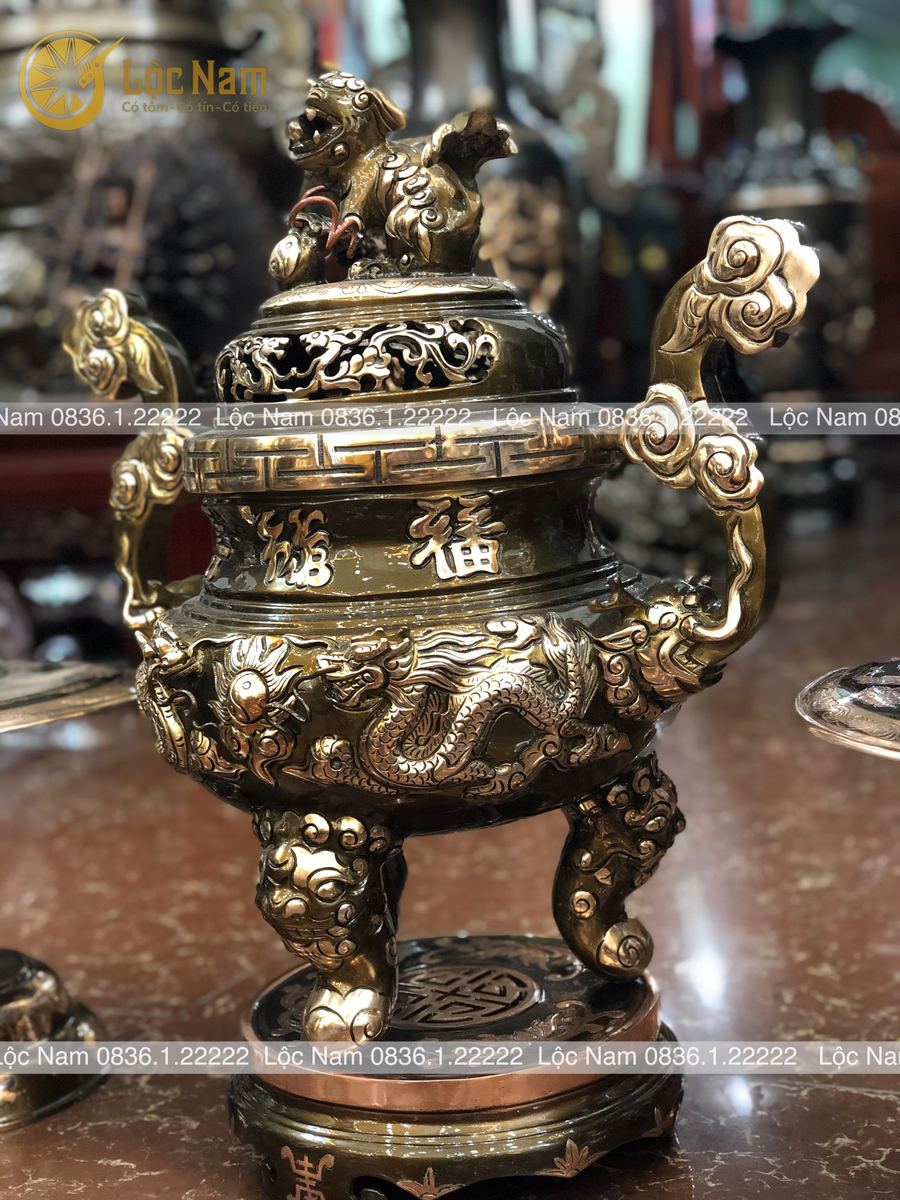 Đỉnh tam sự đồng đỏ phớt nỉ- hoa văn rồng cao 60 góc chụp 2