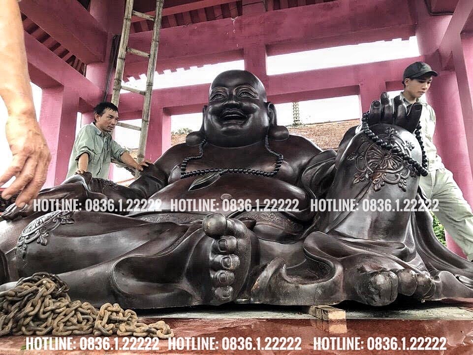 Đúc Tượng Di Lạc Cỡ Lớn Đặt Tại Hòa Bình góc chụp 2