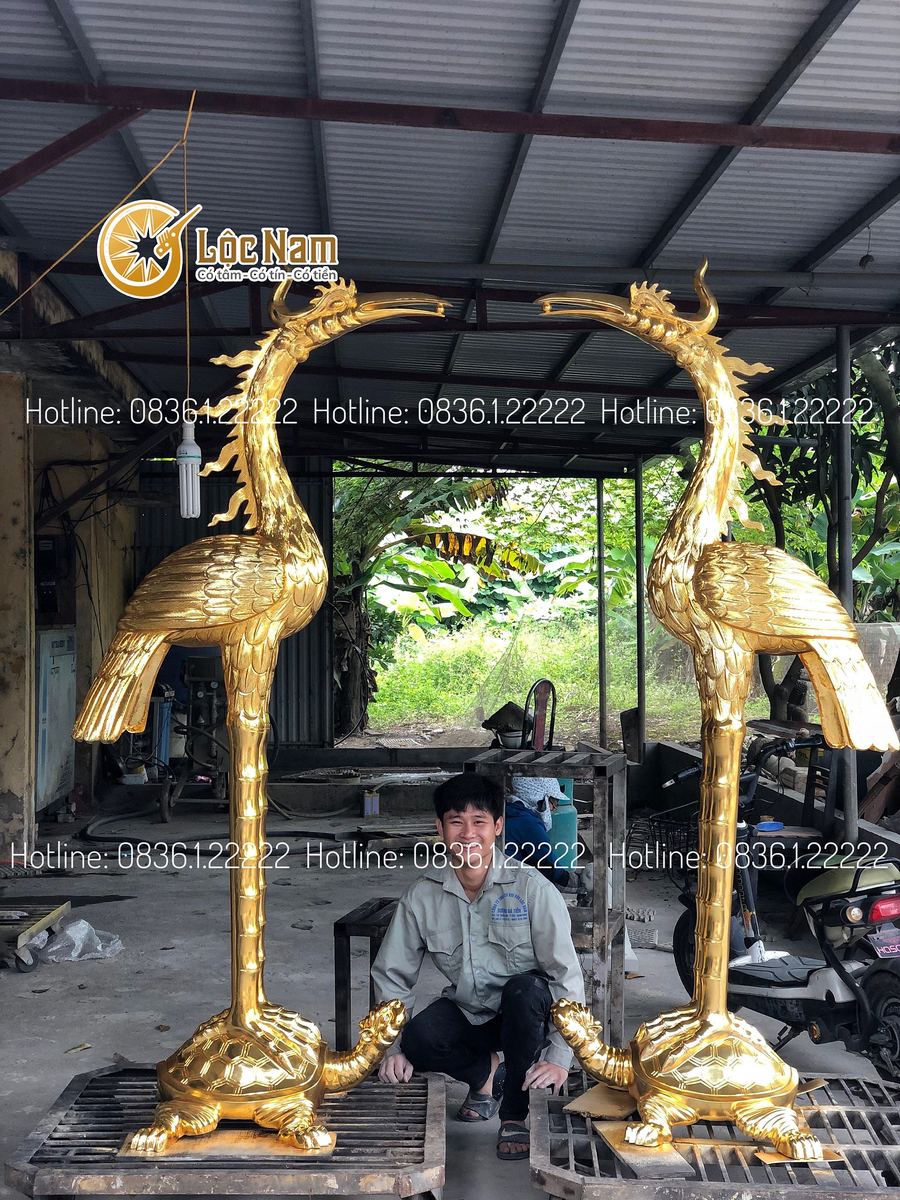 Hạc thờ bằng đồng đỏ dát vàng 9999 cao 2m1 góc chụp 1