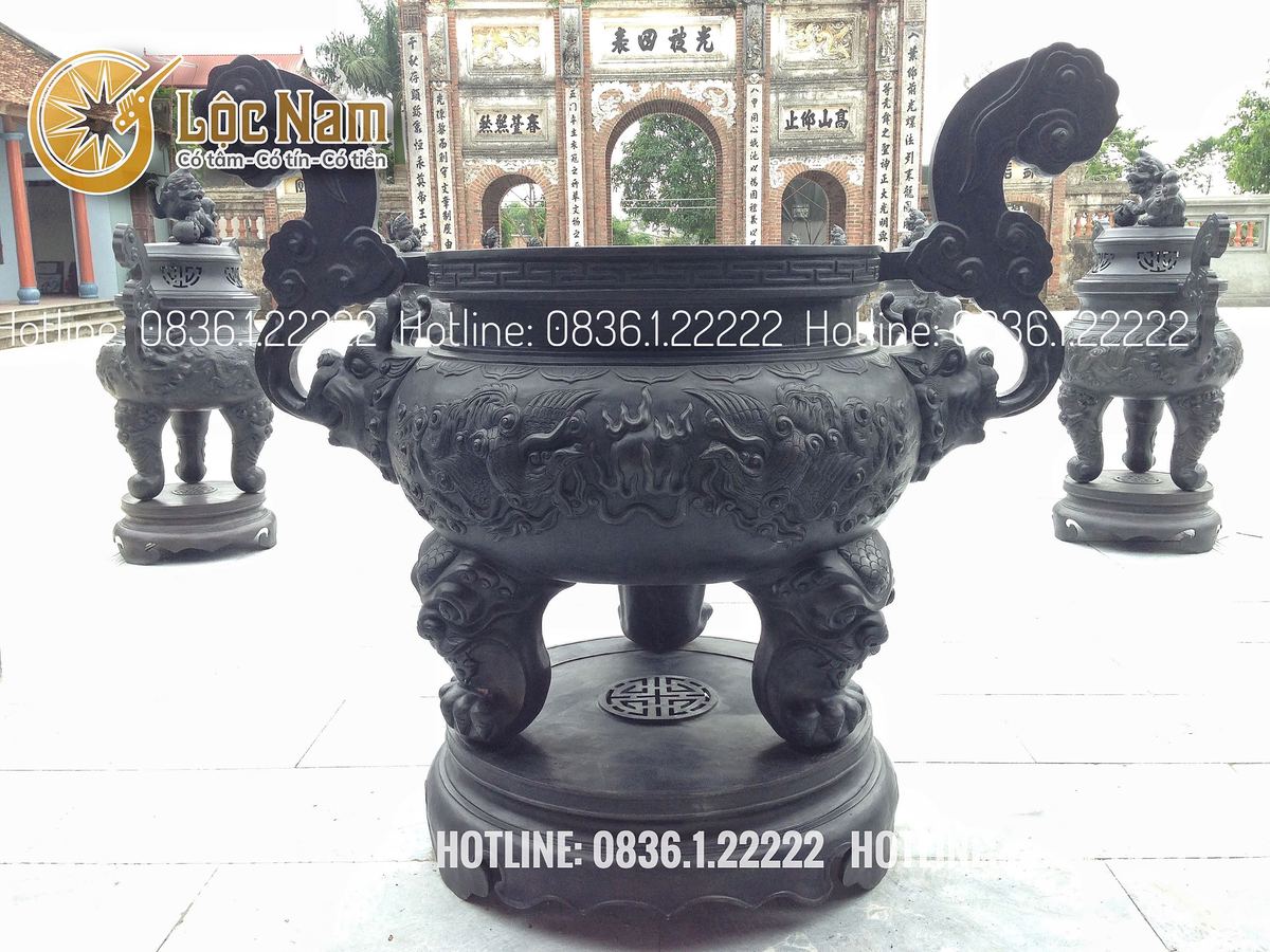 Lư hương đồng hun đen cao 1m5 đã bàn giao lắp đặt tại chùa