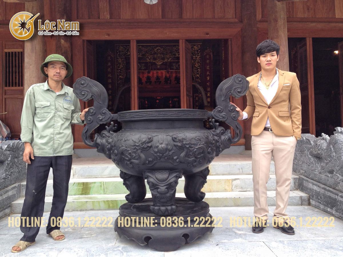 Lư hương đồng hun đen cao 1m5 đã bàn giao lắp đặt tại chùa góc chụp 1