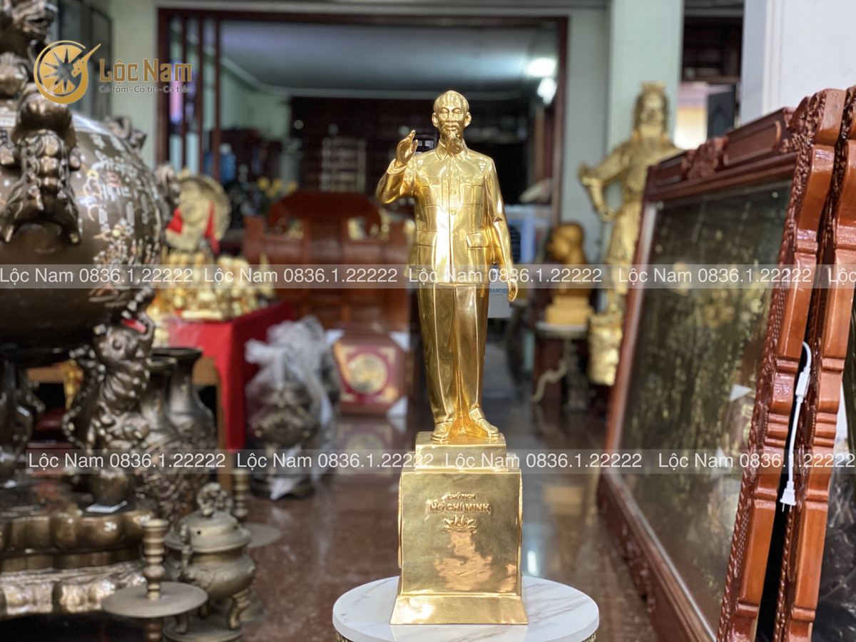 Tượng bác hồ chào cao 68cm mạ vàng 24k