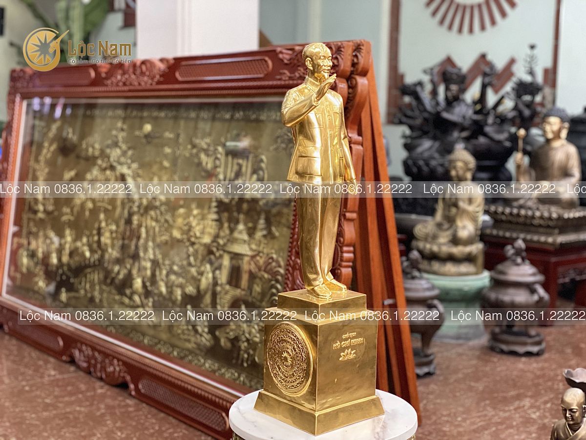 Tượng bác hồ chào cao 68cm mạ vàng 24k góc chụp 2