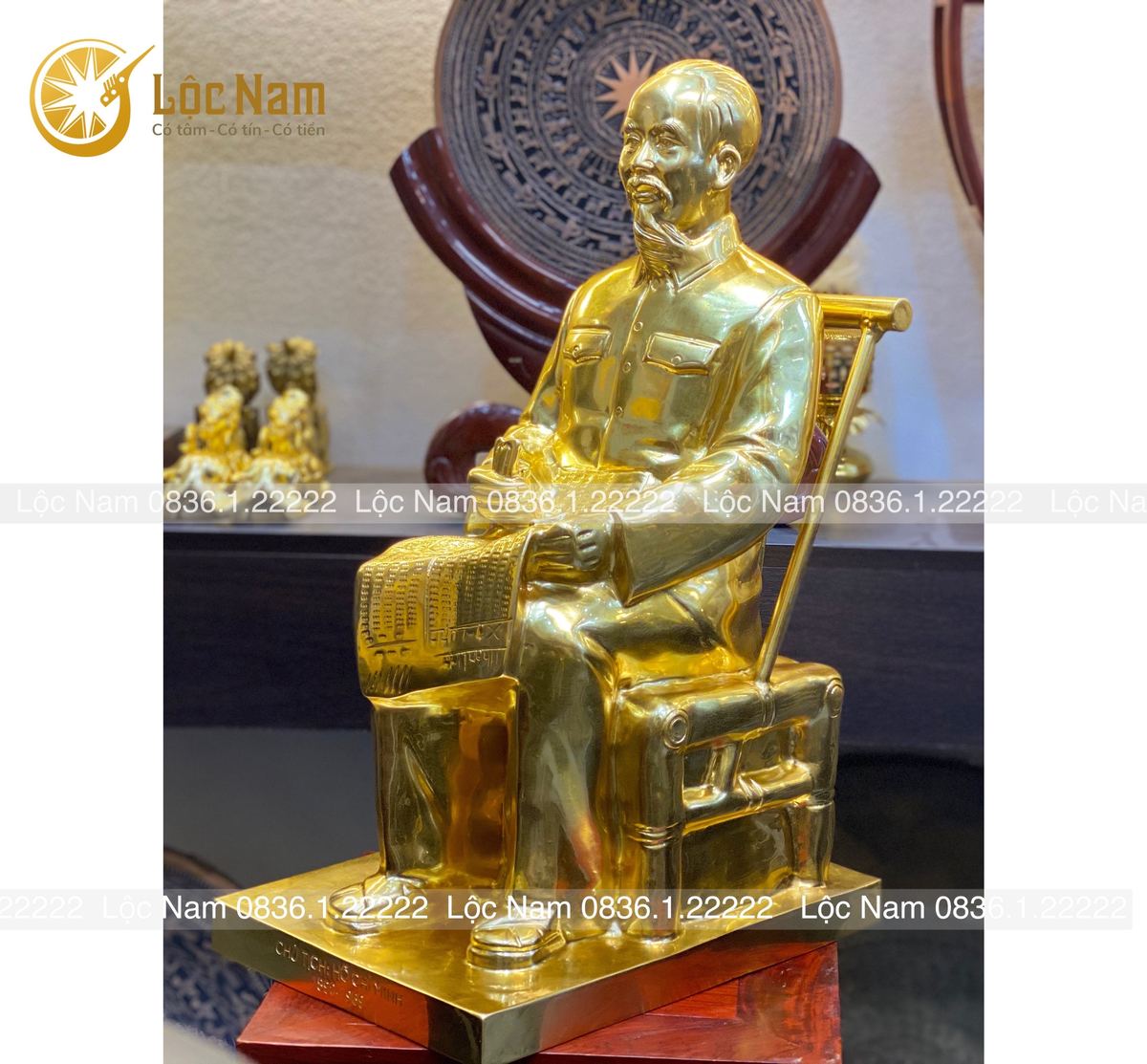 Tượng bác hồ ngồi ghế mây cao 50cm bằng đồng dát vàng 9999