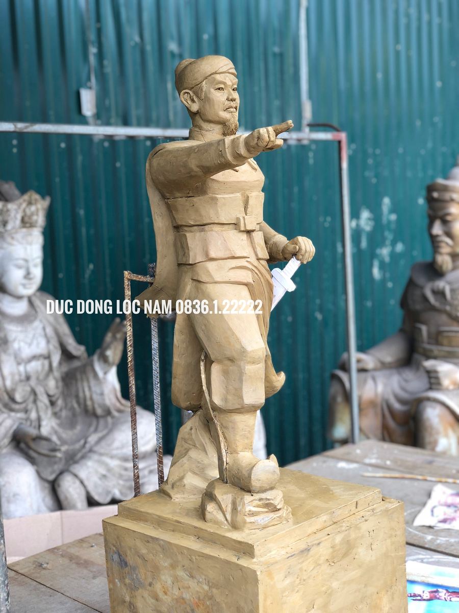 Tượng đức vương ngô quyền bằng đồng cao 90cm