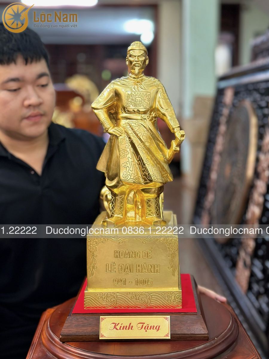 Tượng lê đại hành bằng đồng đứng cao 50cm dát vàng 9999