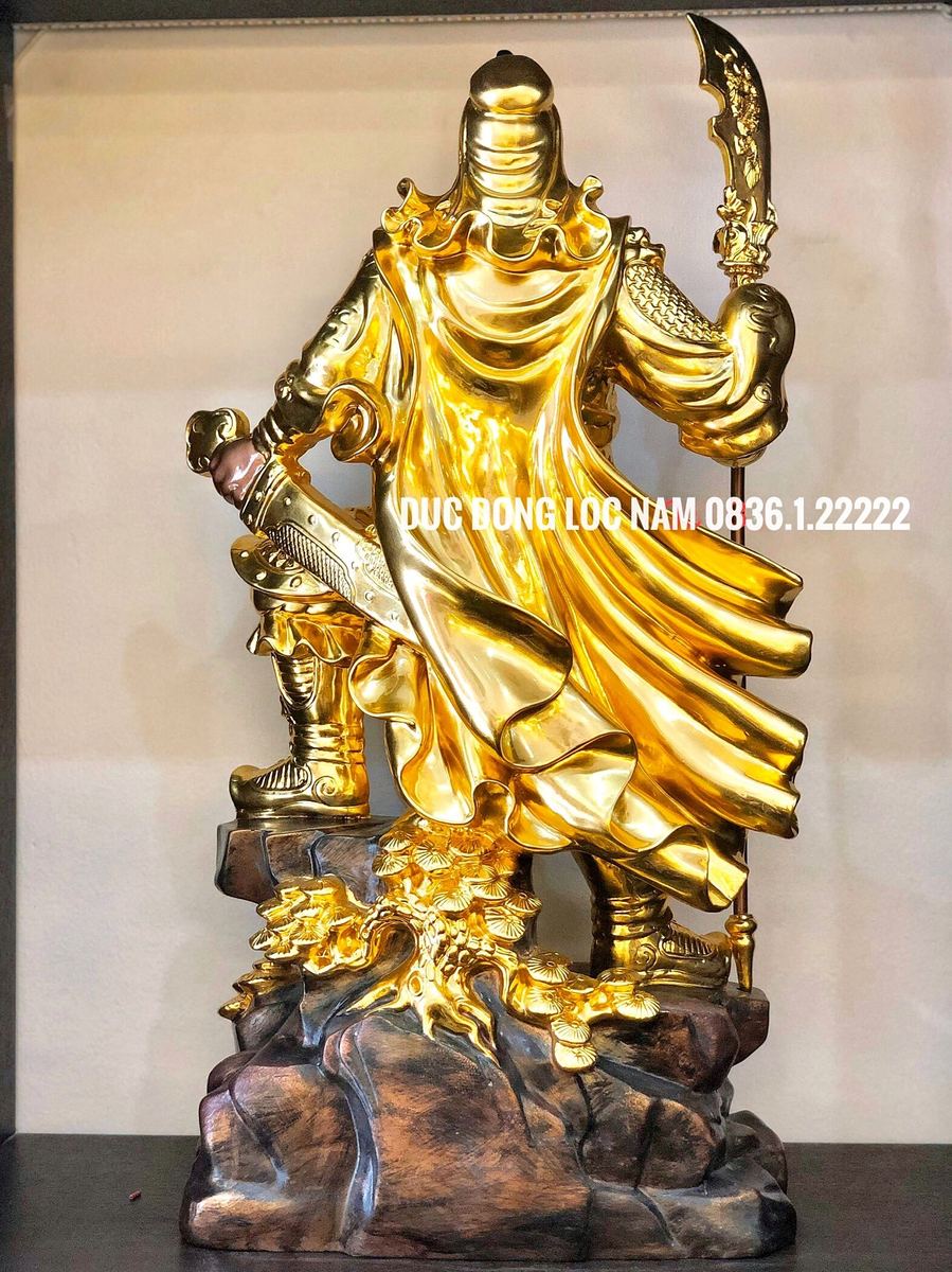 Tượng quan công bằng đồng dát vàng 24k góc chụp 2