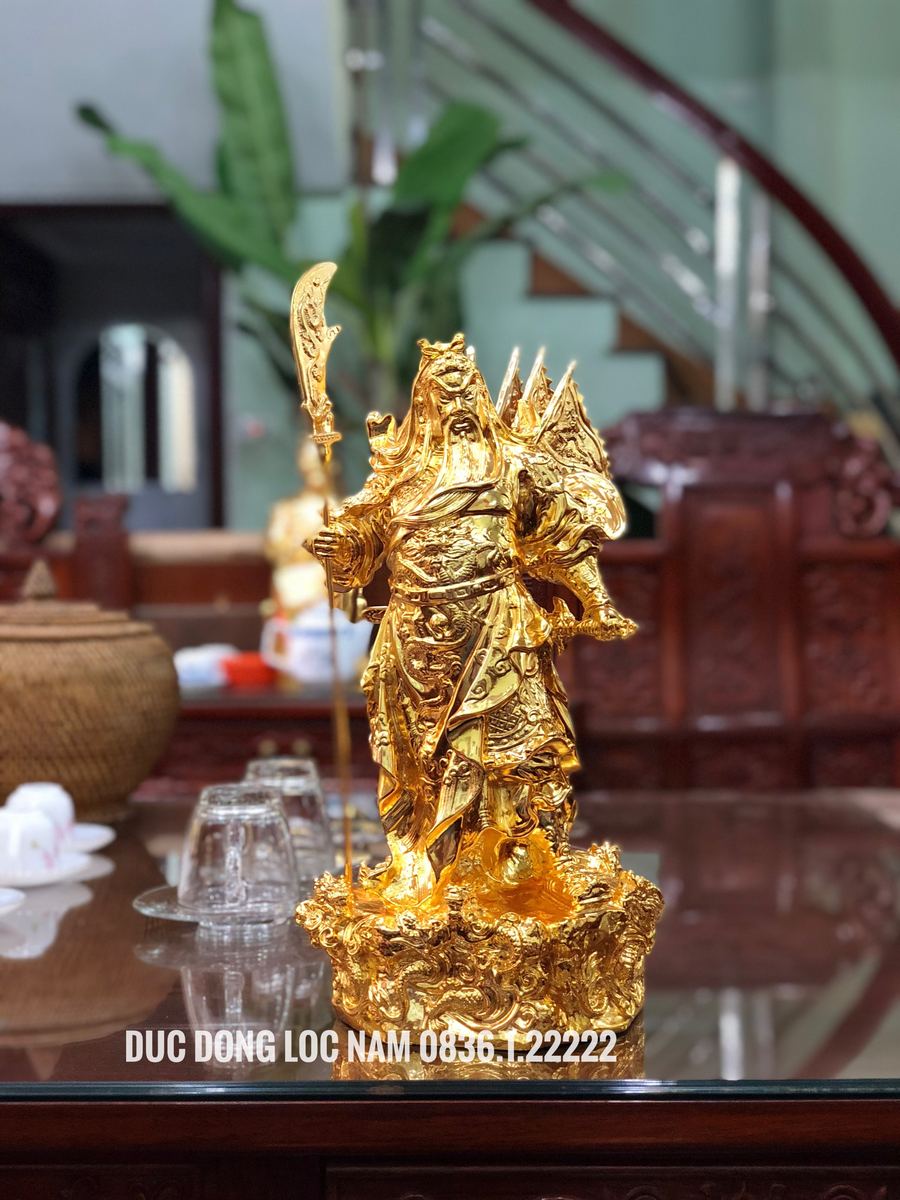 Tượng quan công bằng đồng mạ vàng 24k góc chụp 1