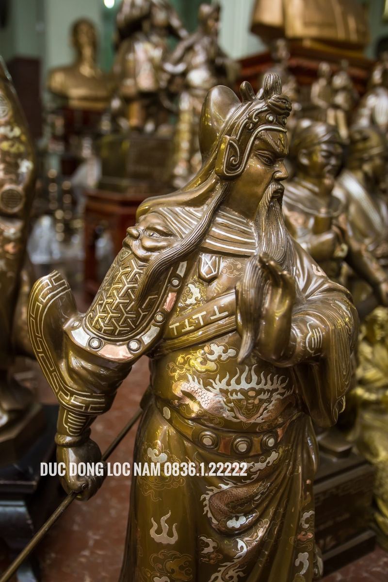 Tượng quan van trường bằng đồng khảm bạc , vàng cao 68cm