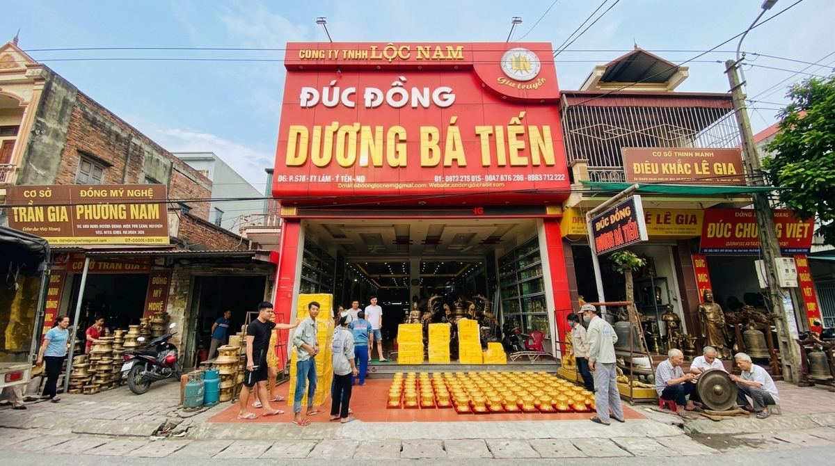 Trải nghiệm không gian trưng bày tại Showroom Đồ Đồng Lộc Nam